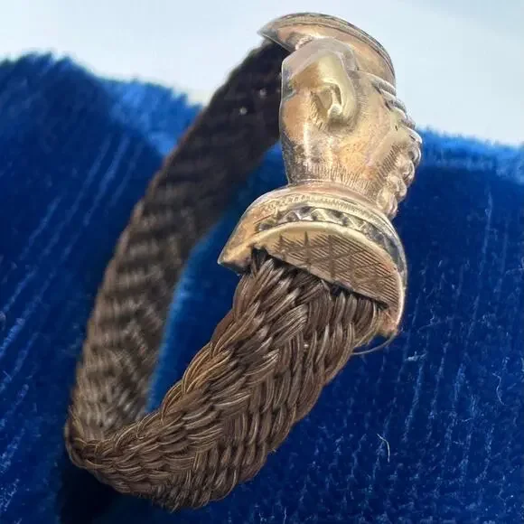 Antique Victorian 1870s solid 10kt gold Fede clasped hands woven hair ring 11.5 - Picture 2 of 8